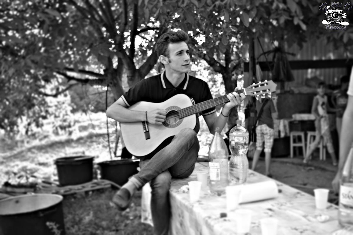 Cântece la chitară