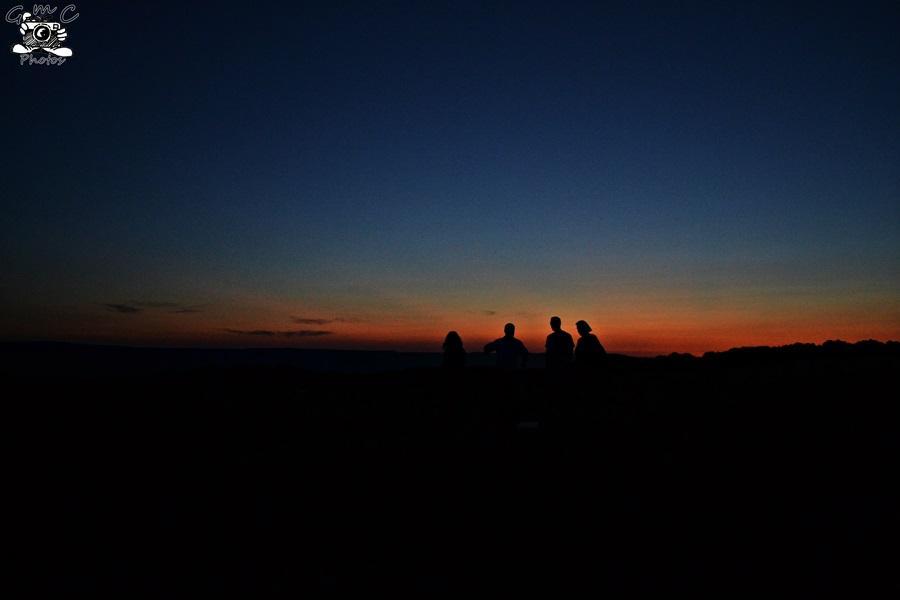 Cu pași mărunți și firavi spre casă